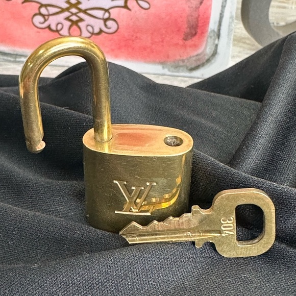 Louis Vuitton Brass Lock and Key Set #304 - Picture 1 of 3